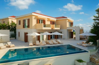 Luxury Villa Photo #7