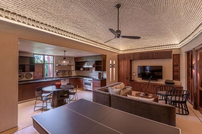 Luxury Villa Photo #8