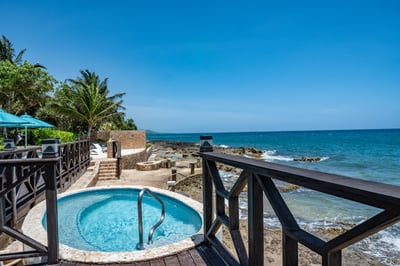 Luxury Villa Photo #3