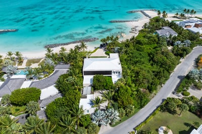 Luxury Villa Photo #37