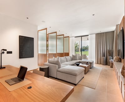 Luxury Villa Photo #30