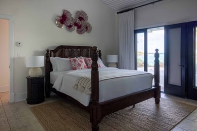Luxury Villa Photo #15