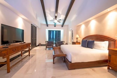 Luxury Villa Photo #30