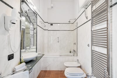 Luxury Villa Photo #26