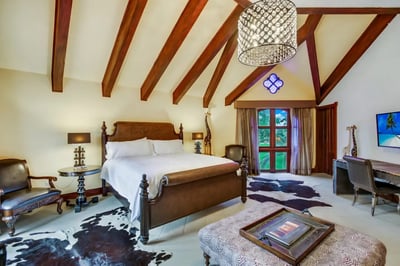Luxury Villa Photo #37