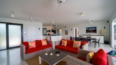 Luxury Villa Photo #14