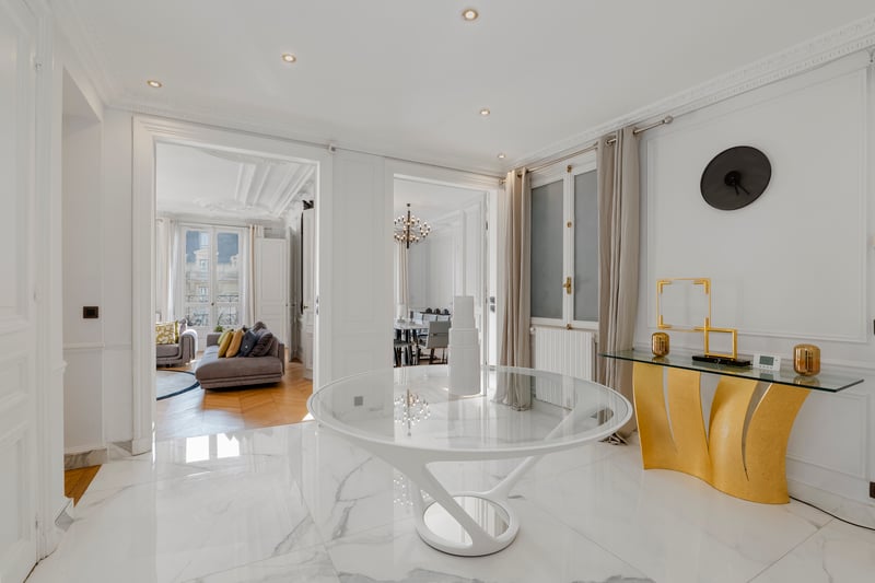 The Parisian Beauty