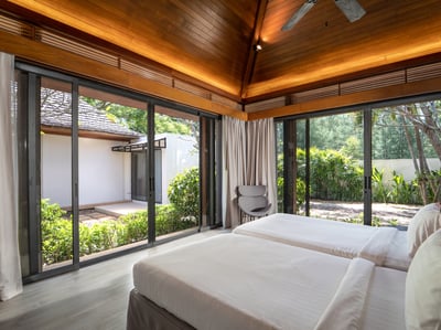 Luxury Villa Photo #18