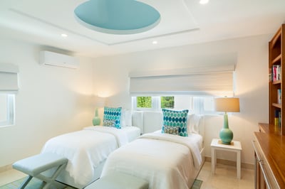 Luxury Villa Photo #26