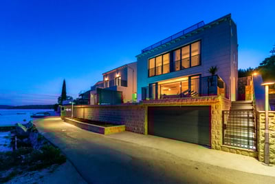 Luxury Villa Photo #2