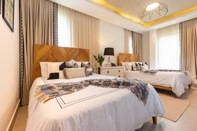 Luxury Villa Photo #24