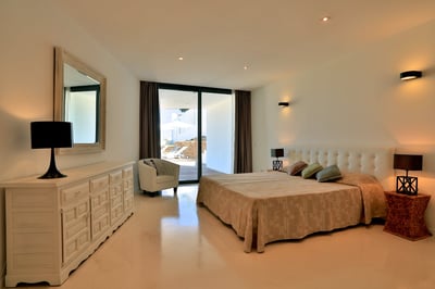 Luxury Villa Photo #35