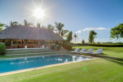 Luxury Villa Photo #4