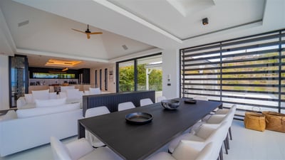 Luxury Villa Photo #29