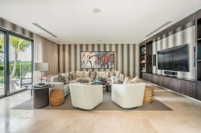 Luxury Villa Photo #23