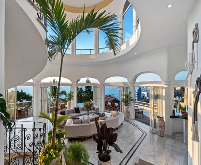 Luxury Villa Photo #29
