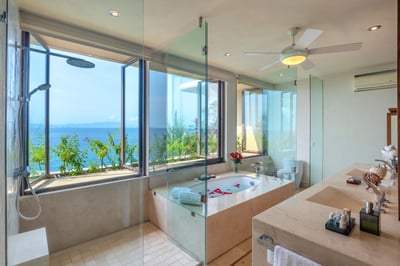 Luxury Villa Photo #33
