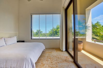 Luxury Villa Photo #21