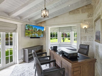 Luxury Villa Photo #15