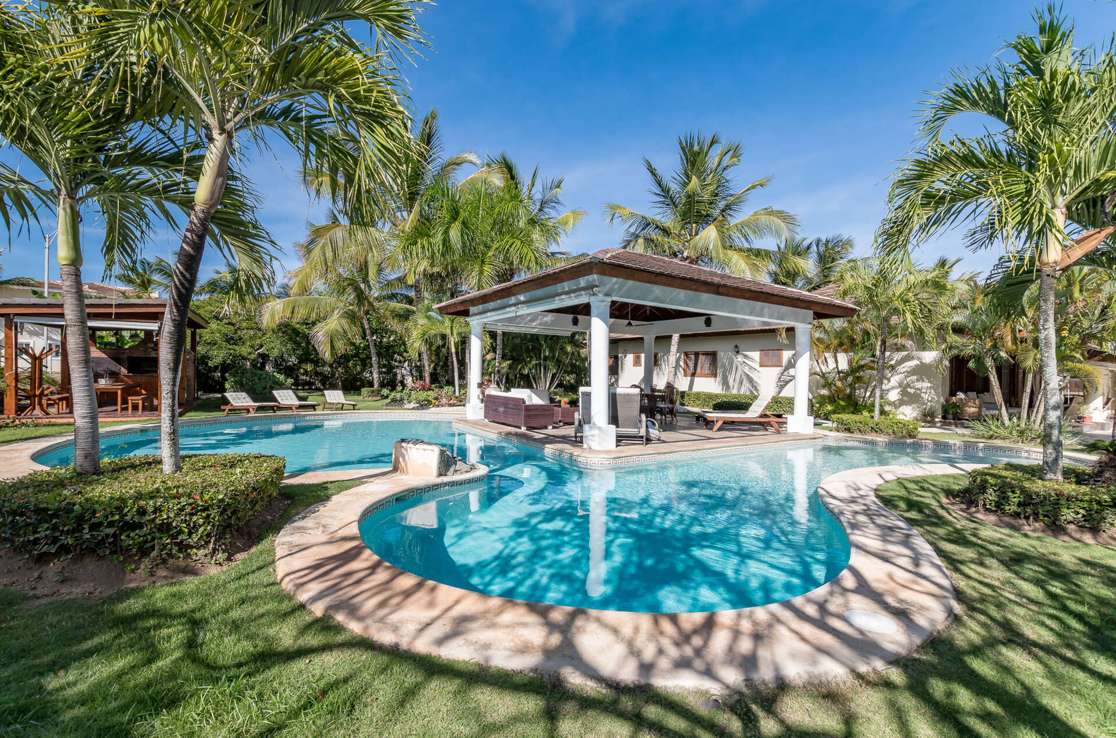 Tropical Oasis Villa - 3