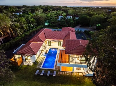 Luxury Villa Photo #2