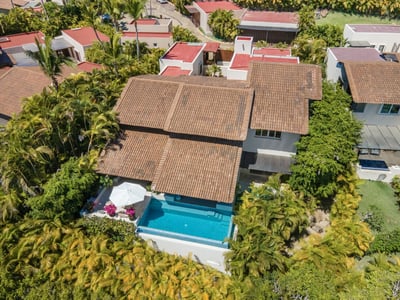 Luxury Villa Photo #2