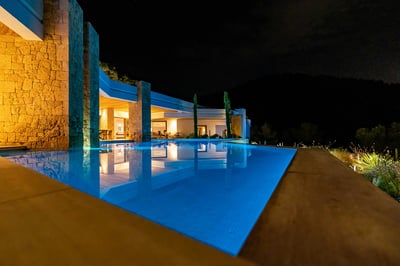 Luxury Villa Photo #4