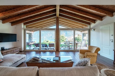 Luxury Villa Photo #6