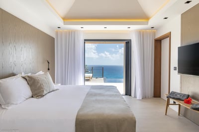 Luxury Villa Photo #22