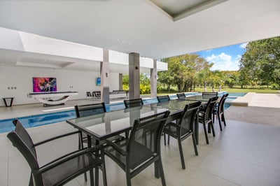 Luxury Villa Photo #11