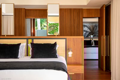 Luxury Villa Photo #18