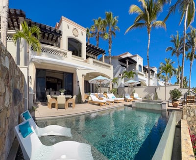 Luxury Villa Photo #3