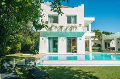 Luxury Villa Photo #2