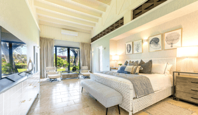 Luxury Villa Photo #16