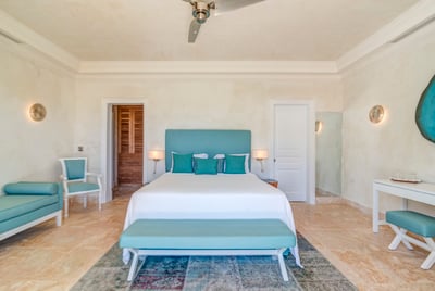 Luxury Villa Photo #21
