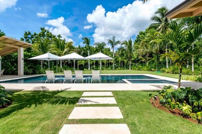 Luxury Villa Photo #3