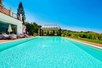 Luxury Villa Photo #5