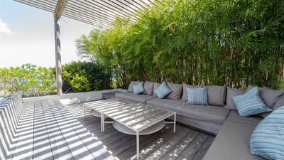 Luxury Villa Photo #9