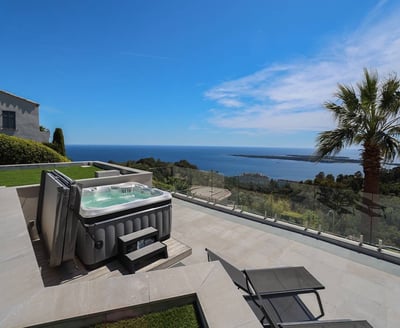Luxury Villa Photo #26