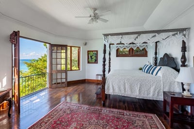 Luxury Villa Photo #12