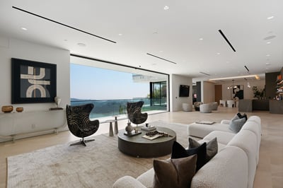 Luxury Villa Photo #18