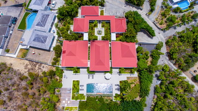 Luxury Villa Photo #4