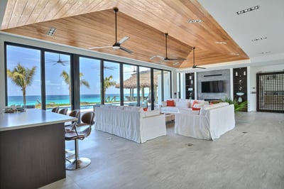 Luxury Villa Photo #17
