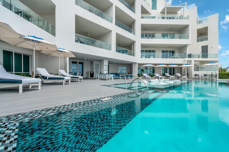 Club Suites at Rum Point 3 BDM Pool Suite