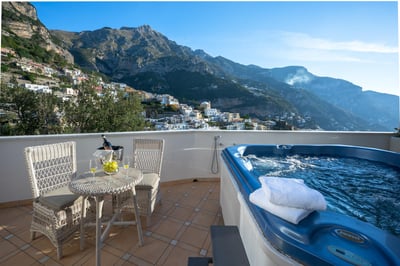 Luxury Villa Photo #13