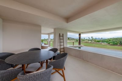 Luxury Villa Photo #4