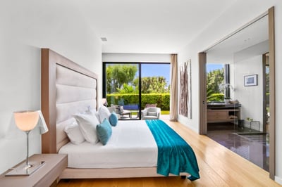 Luxury Villa Photo #28