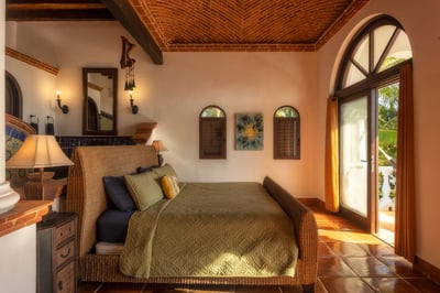 Luxury Villa Photo #36