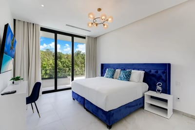 Luxury Villa Photo #30