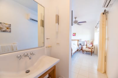 Luxury Villa Photo #33